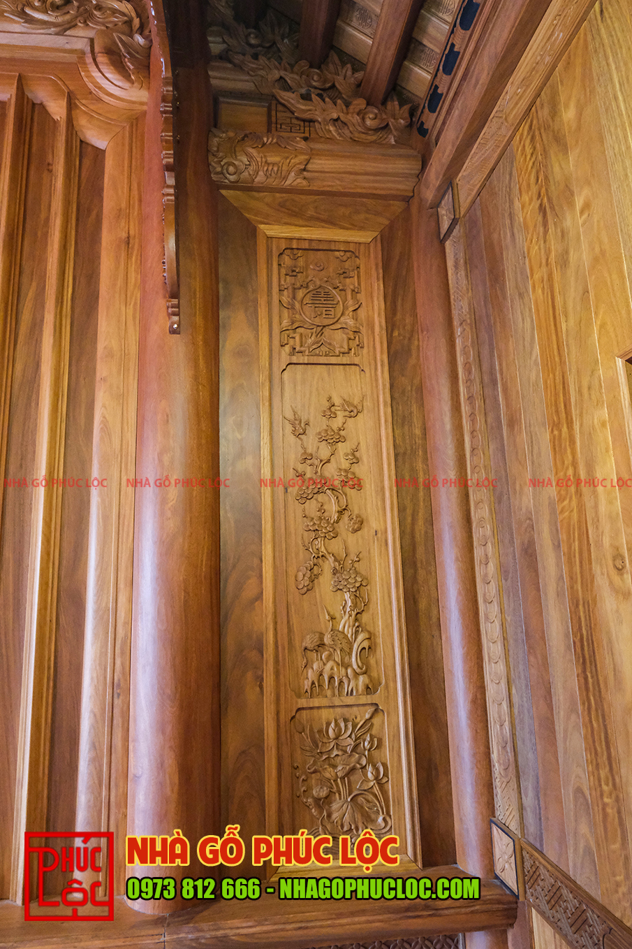 Bức nách được chạm khắc tinh xảo