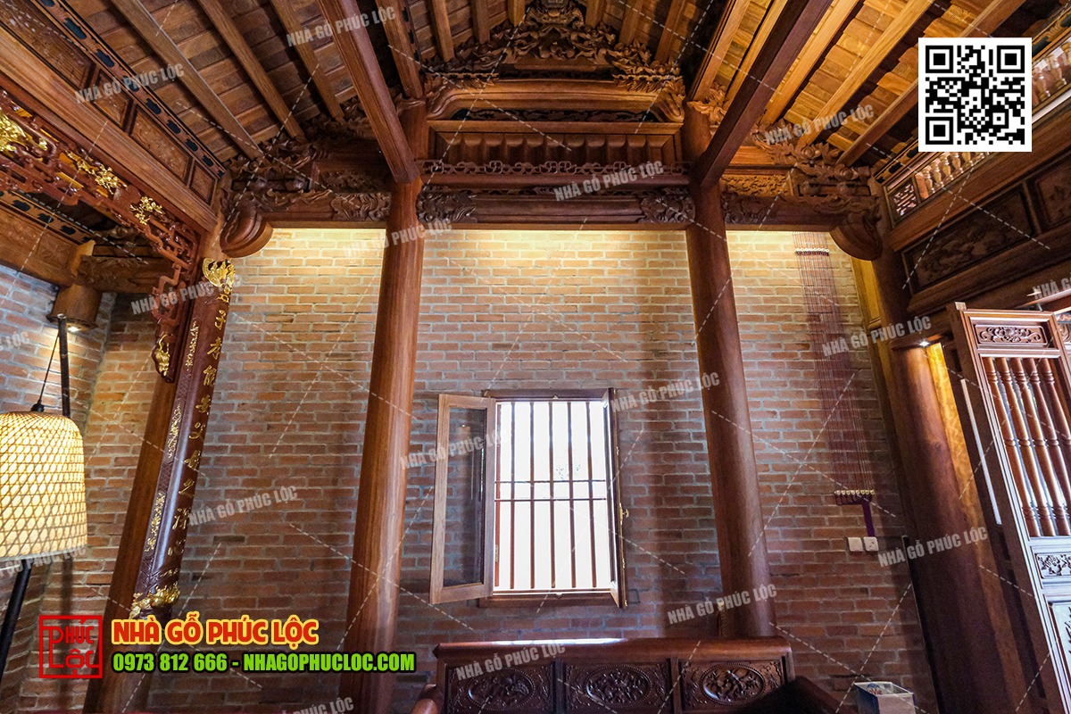 Vách gỗ kết hợp cửa sổ thông thoáng